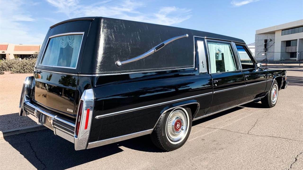 <span style="font-weight: normal;">Аренда катафалка. </span>